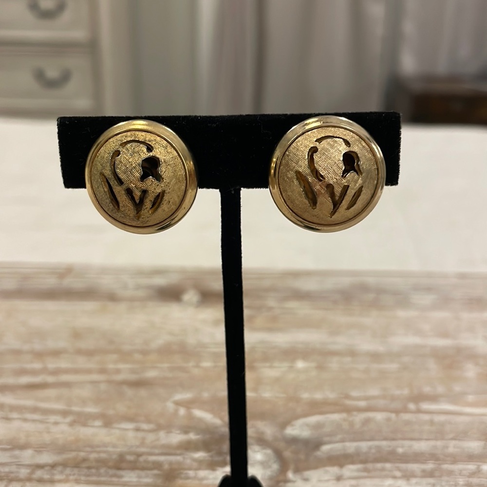 Vintage Gold Tone Flower Clip On Earrings